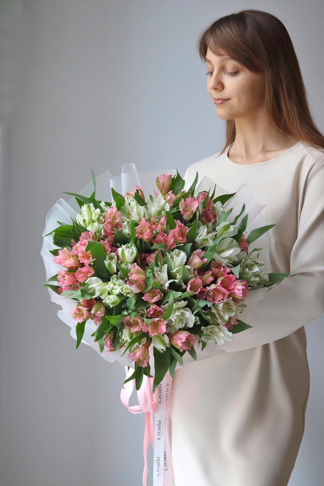 Альстромерия белая и розовая